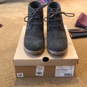 Toms desert wedge boots